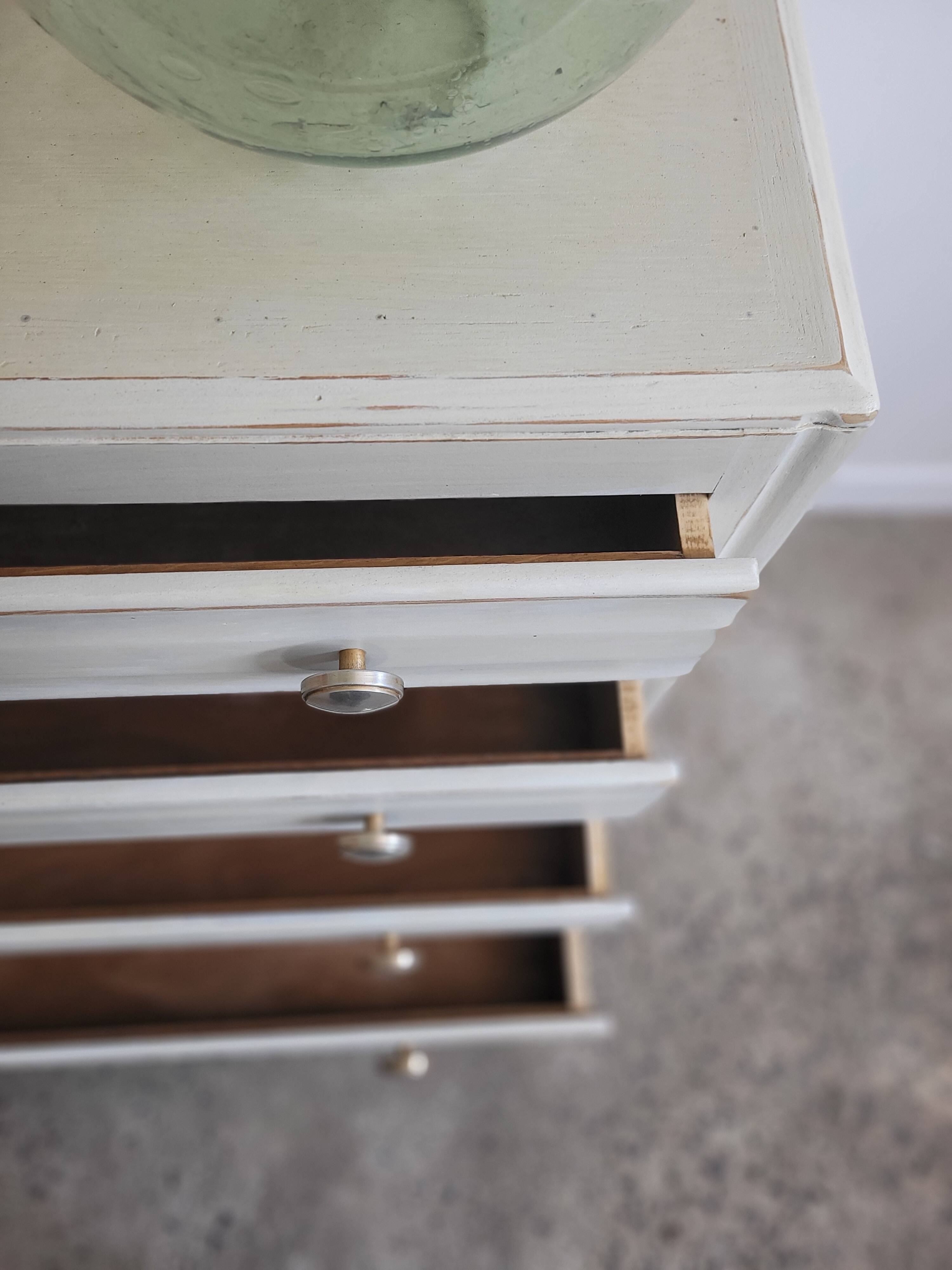 Commode Art Déco blanche patinée