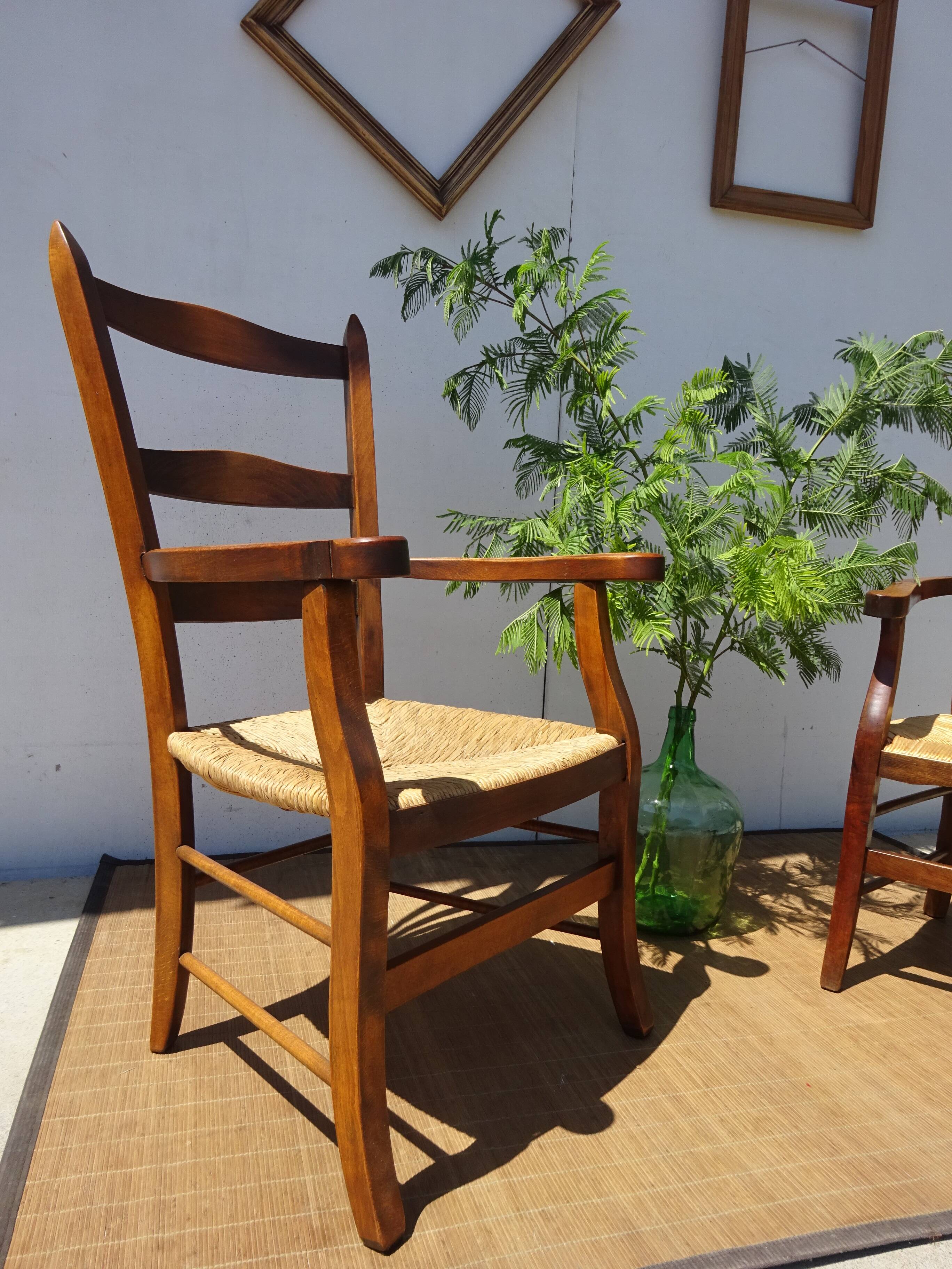 Fauteuil traditionnel en bois et paille