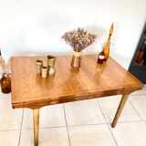 Extendable dining table in NATHAN teak