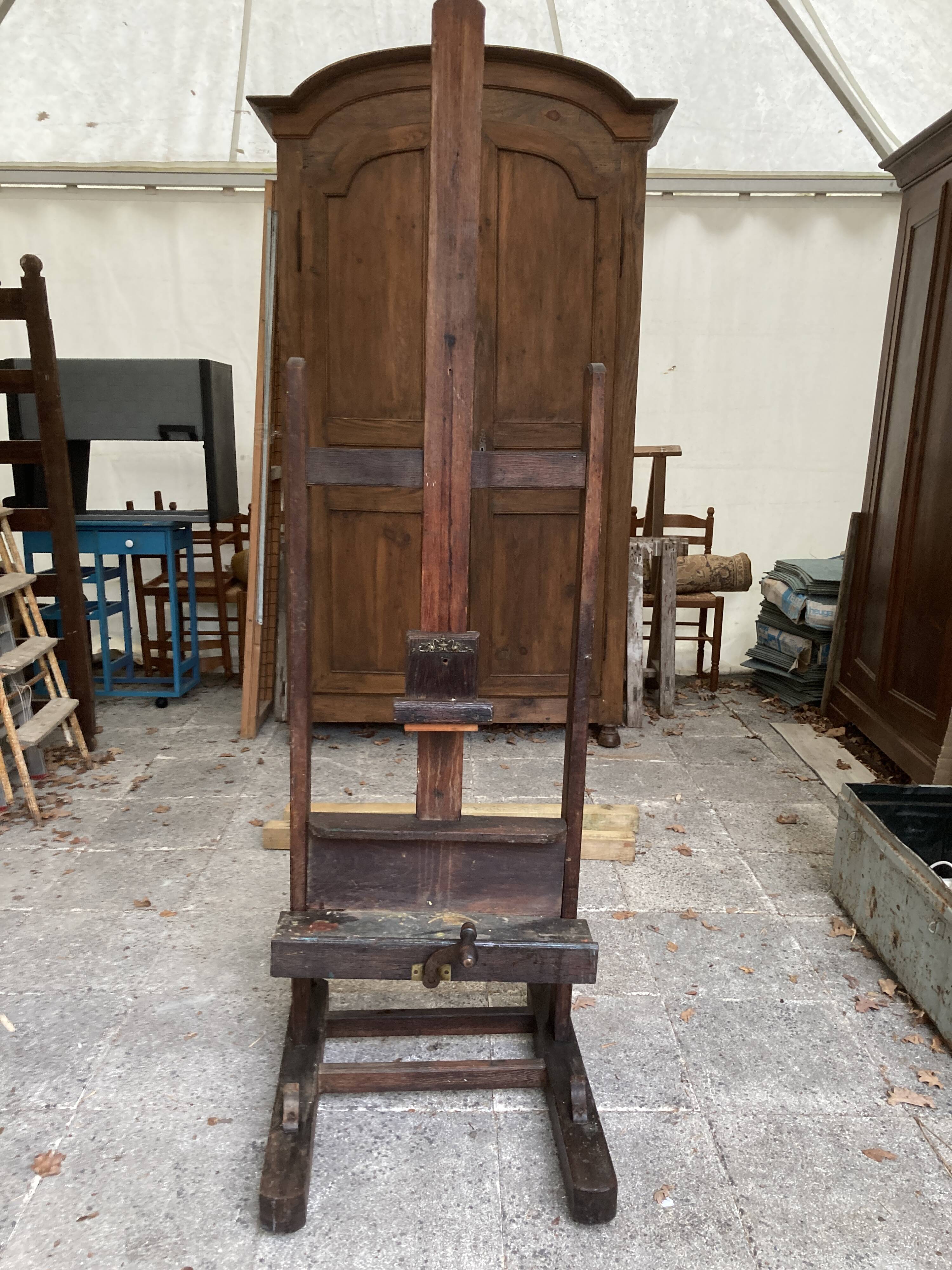 Antique hand-cranked easel