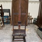 Antique hand-cranked easel