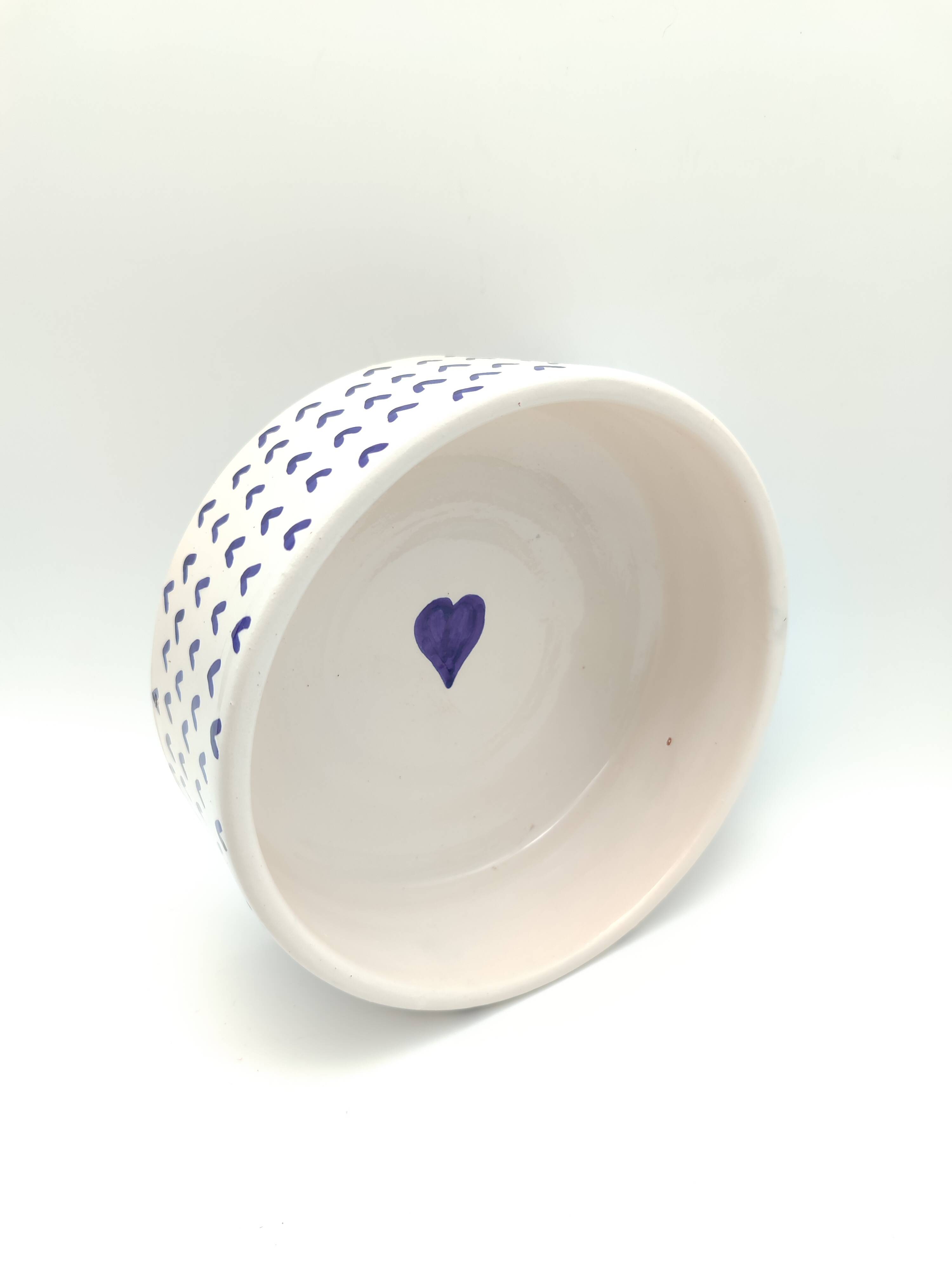 Ceramic bowl with small blue hearts and lead-free paint