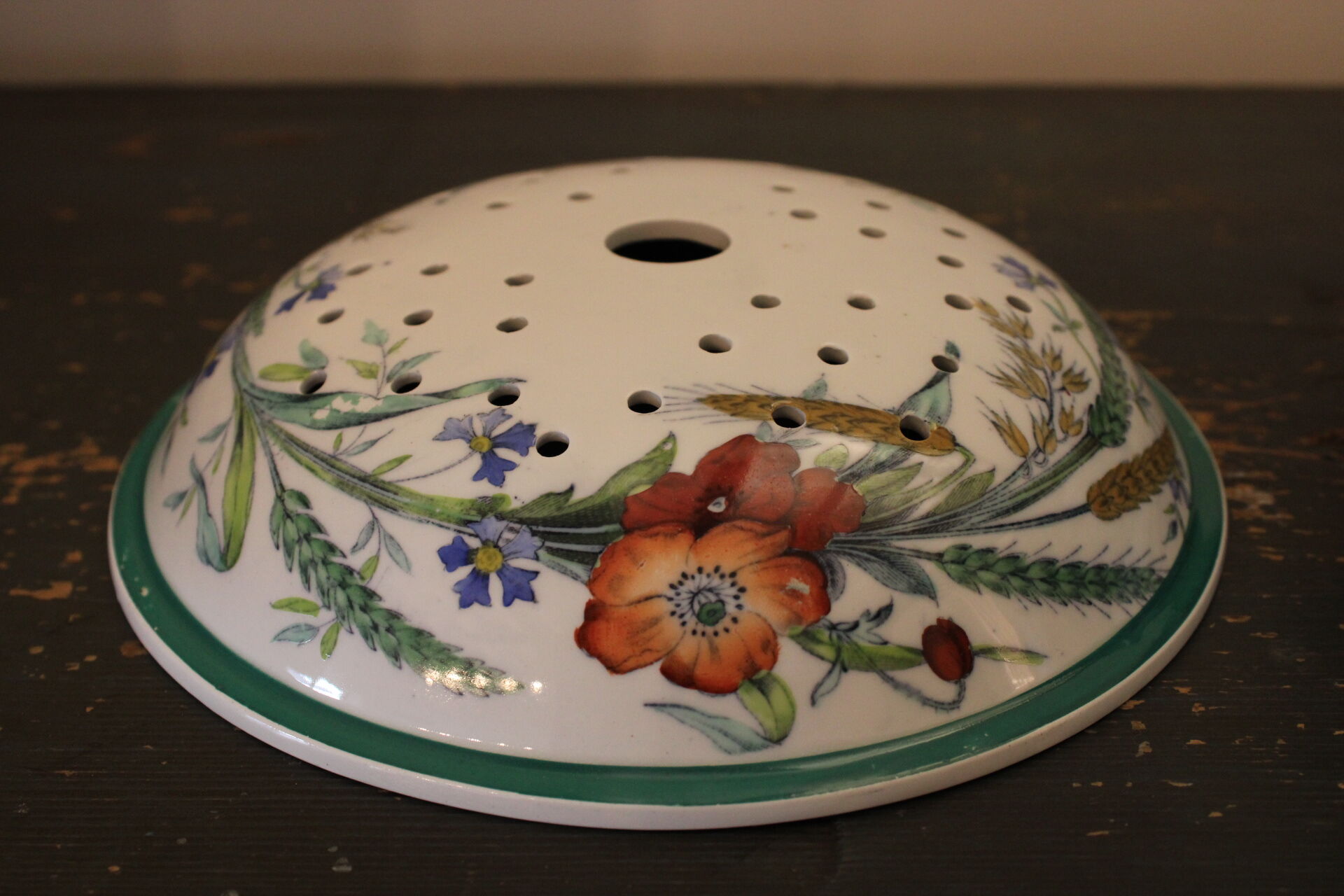 English earthenware strawberry drainer