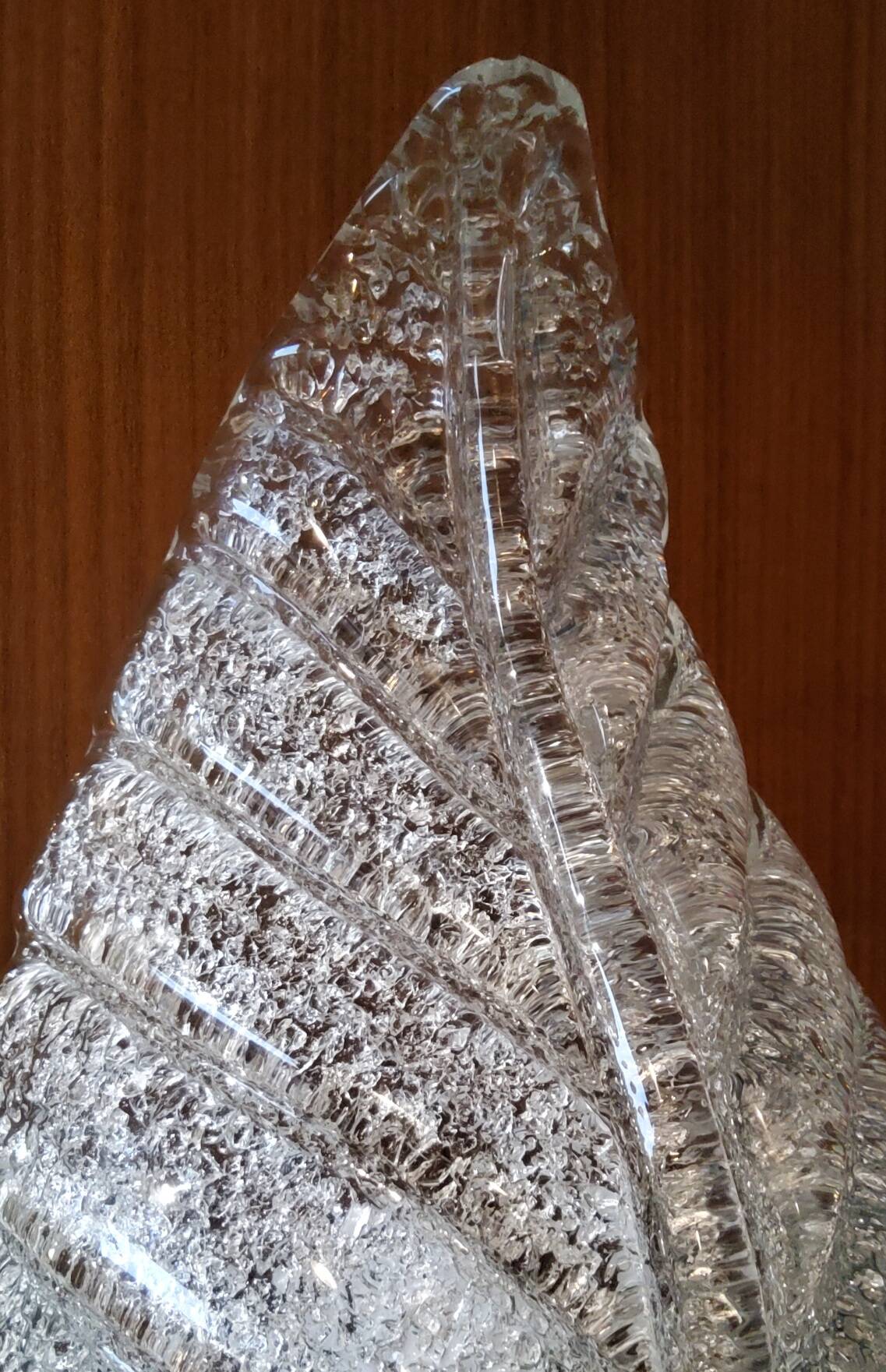 Murano, leaf sconces in worked transparent glass, 1940s