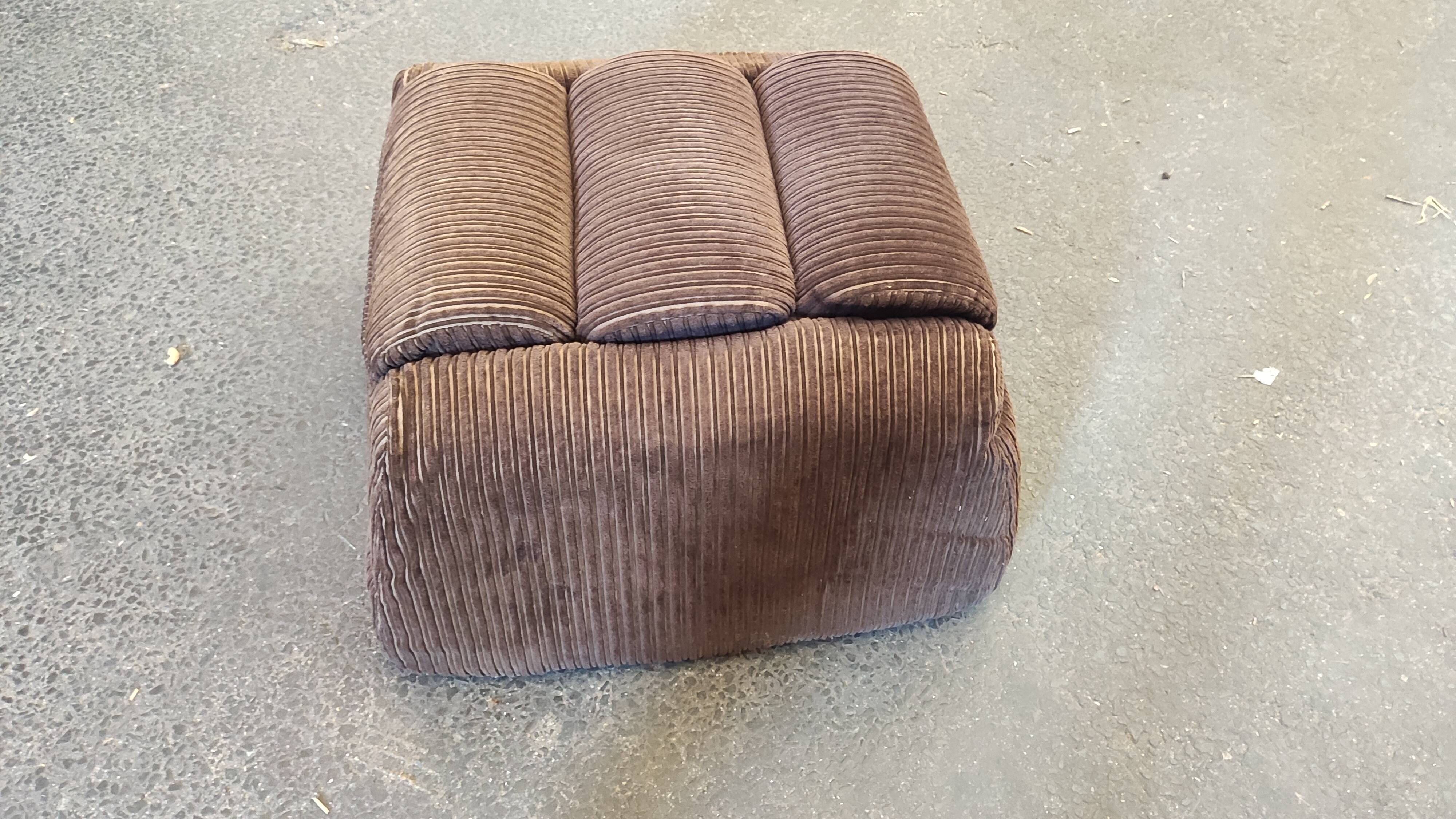 Pouf en velours côtelé, vintage