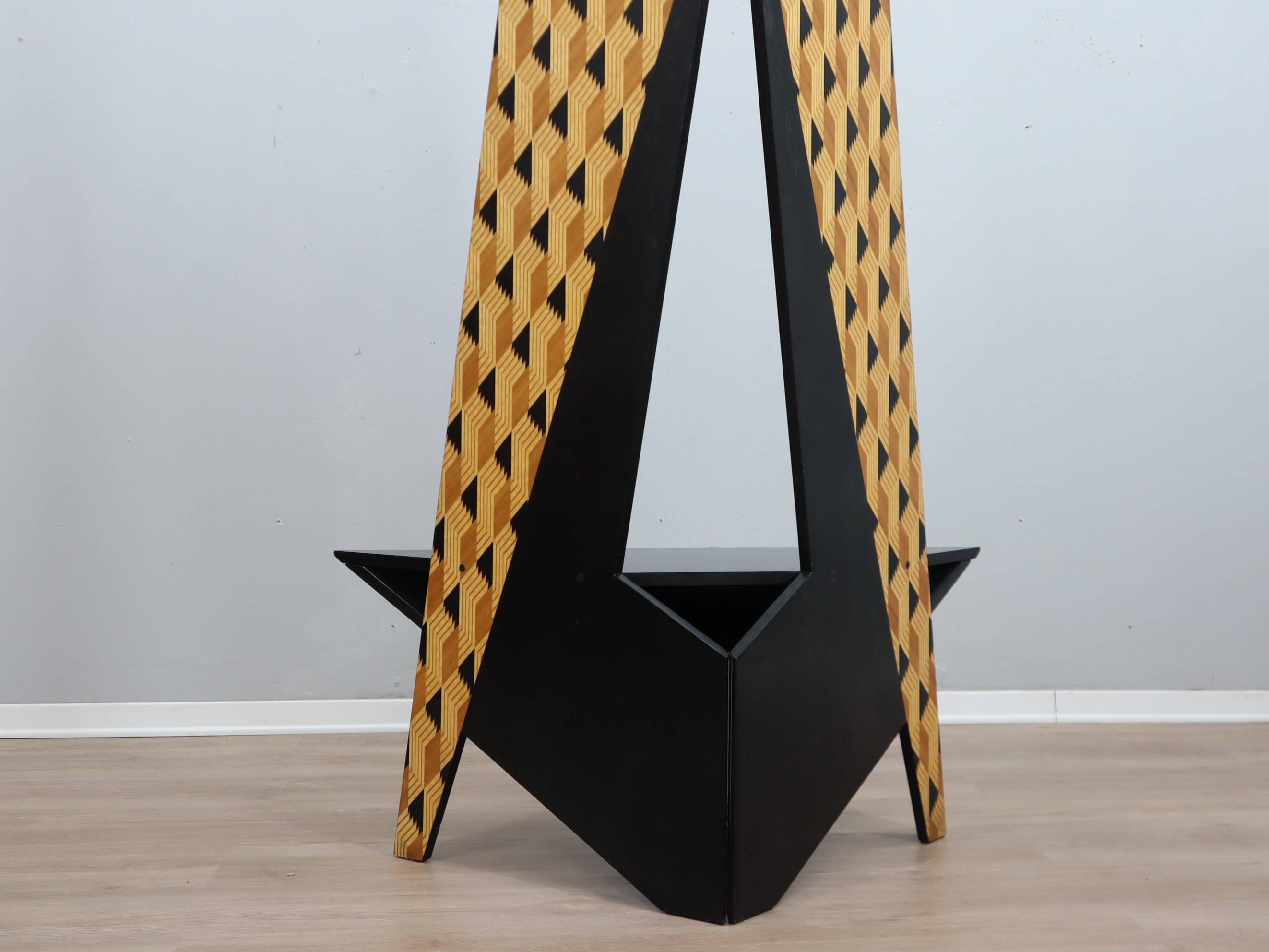 Postmodern High-Back chair Studio Alchimia & Memphis style 1980s