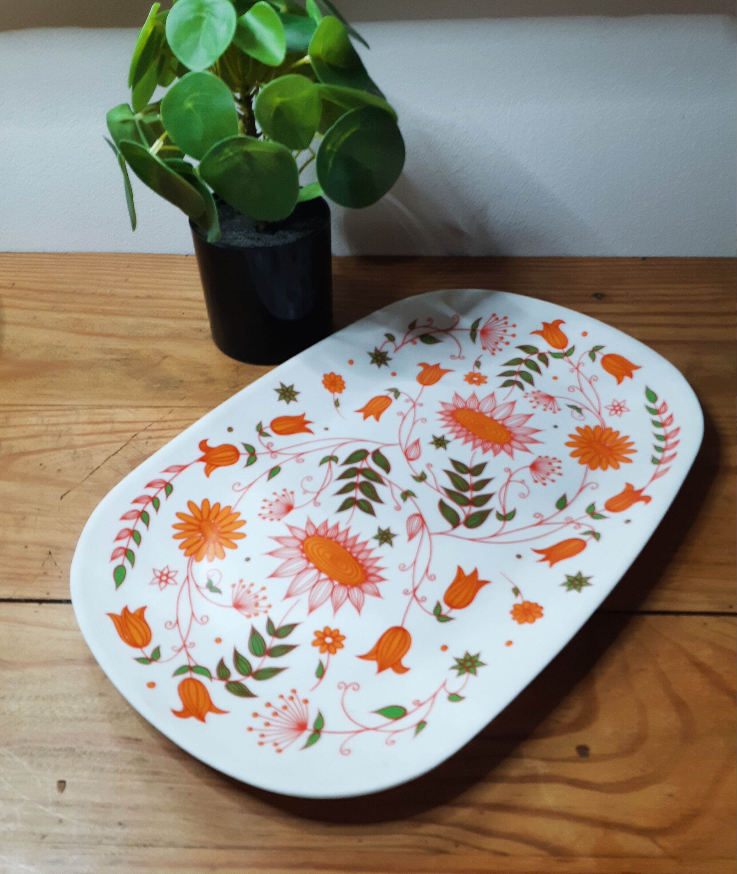 Plat ovale en mélamine vintage " Voluform " made in France, assiette de camping