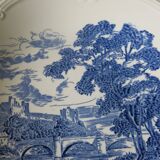Round serving dish from Gien model "Wedgwood" in good condition