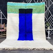 Beni Ourain Berber rug, handwoven in traditional style, size 200 x 300 cm.