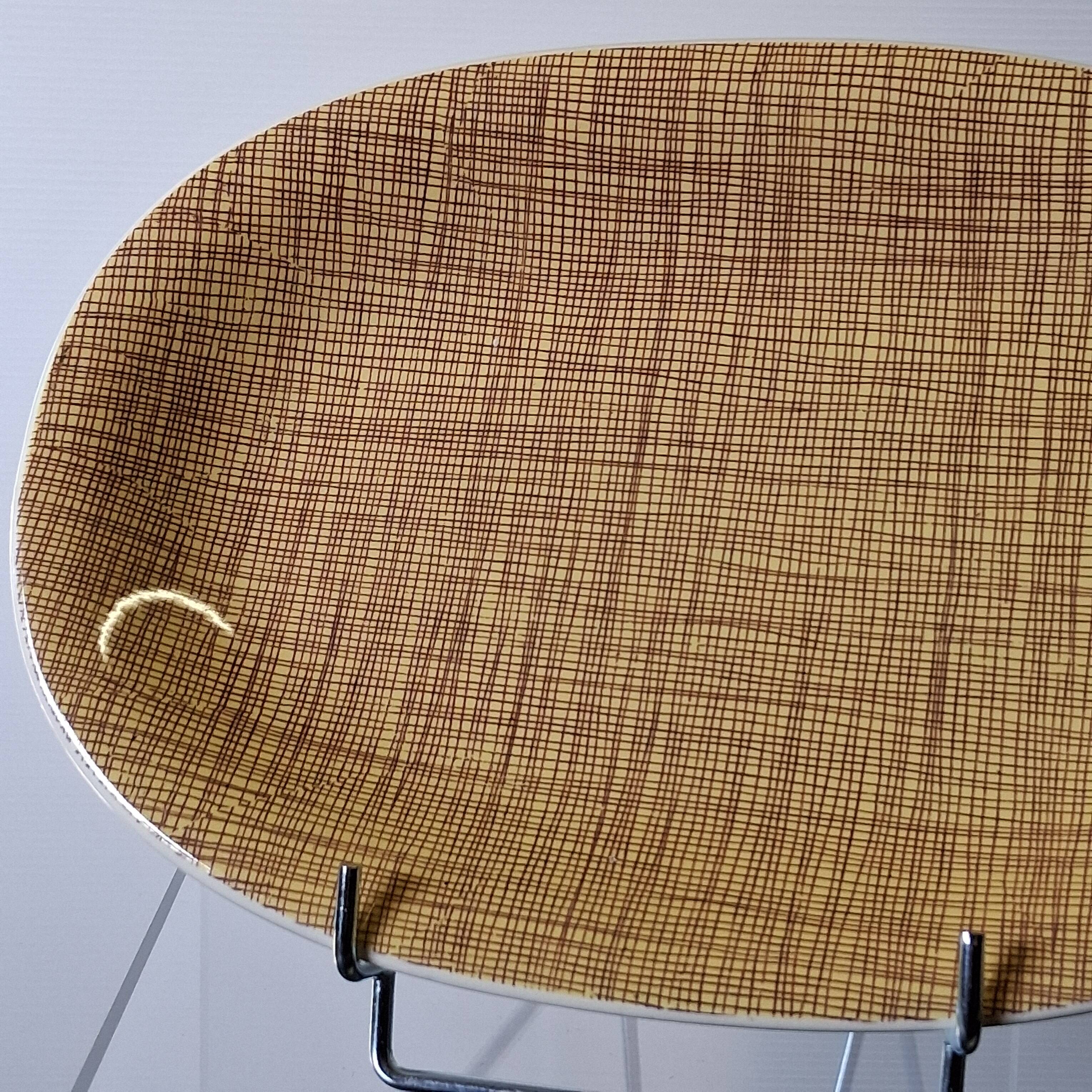 Very nice long dish from Villeroy & Boch model "Bern" in very good condition.