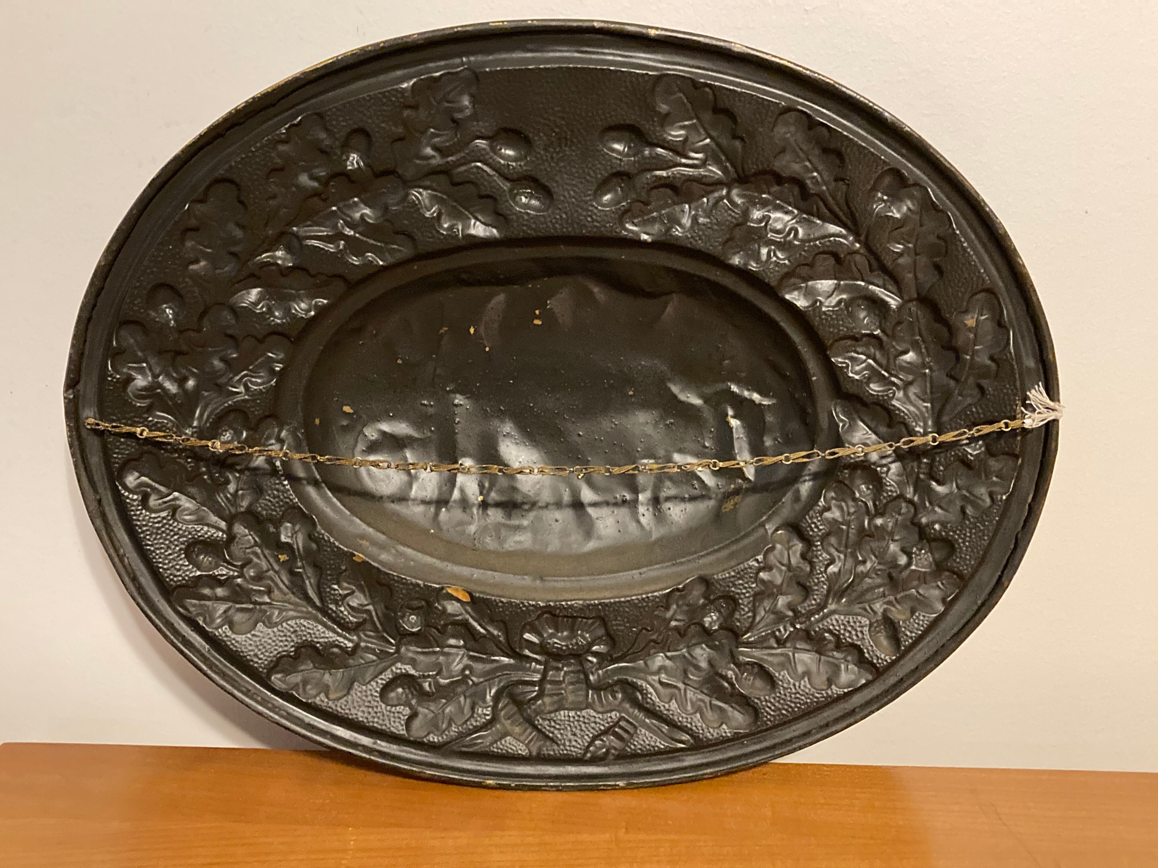 Metal bailiff's plate