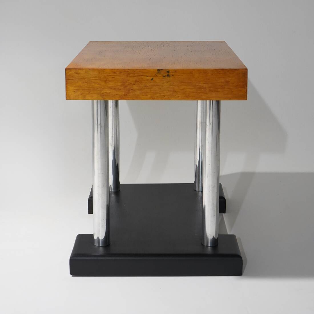 Paire de tabourets en érable œil de perdrix et métal chromé, années 1930