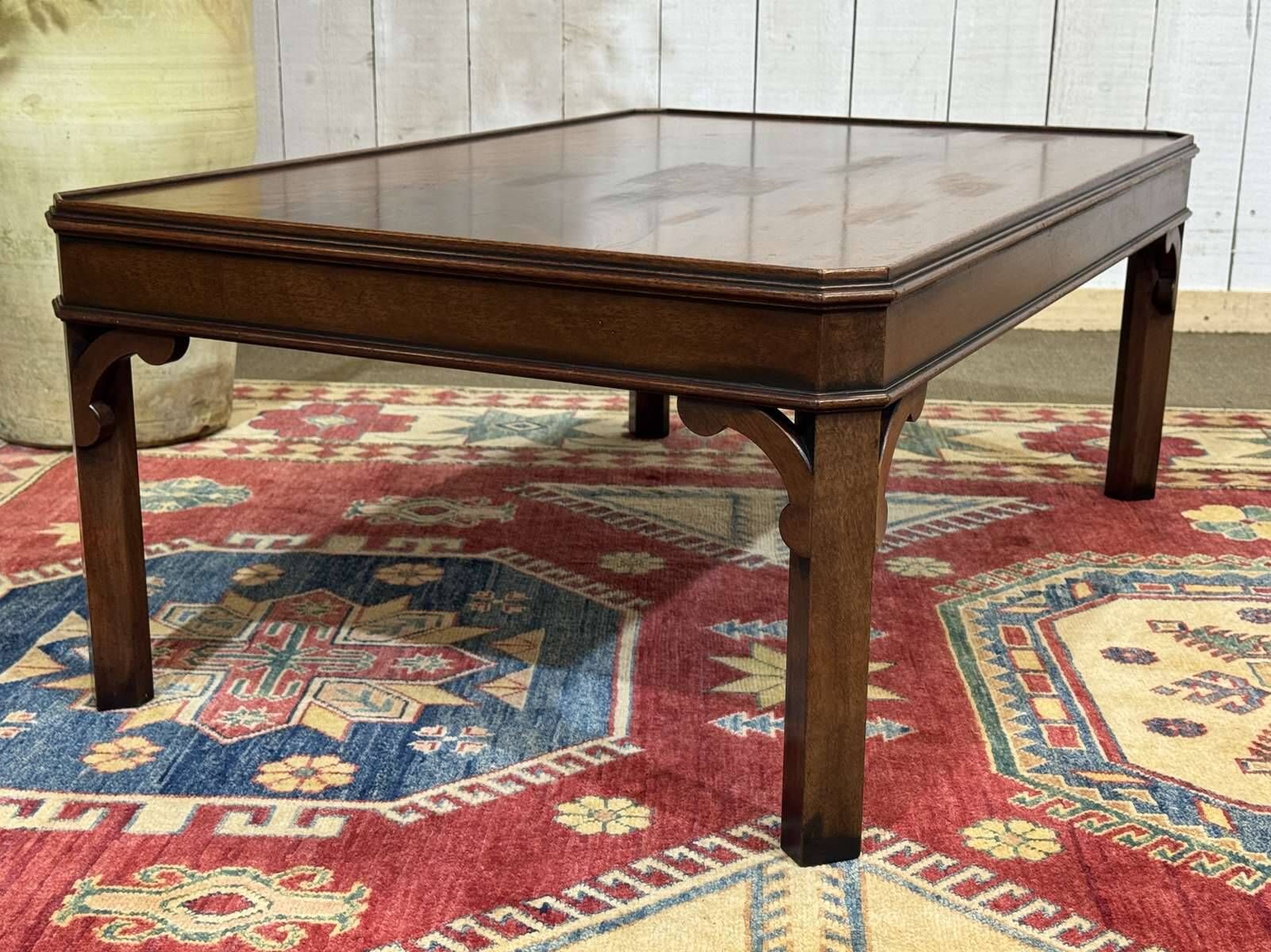 English coffee table in mahogany from the 1950s.