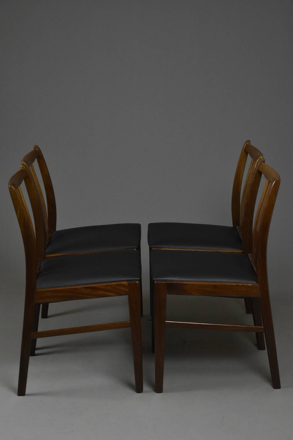 Ensemble de 4 chaises danoises en massif d'afomosia, années 60