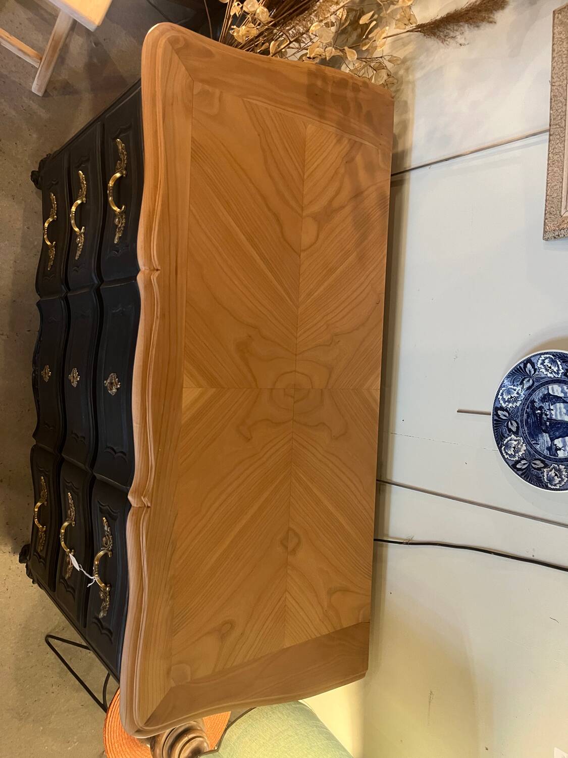Black and wood chest of drawers