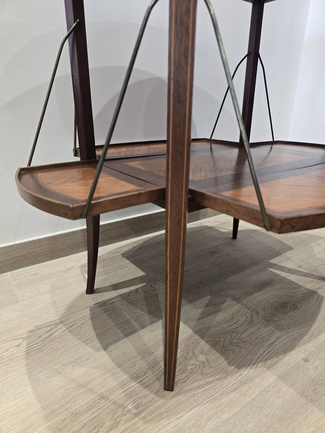 Folding tea table in marquetry wood - removable top