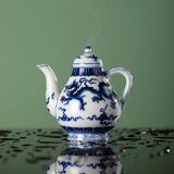 Ming yongxuan style blue and white porcelain cloud and dragon pattern teapot classic craft