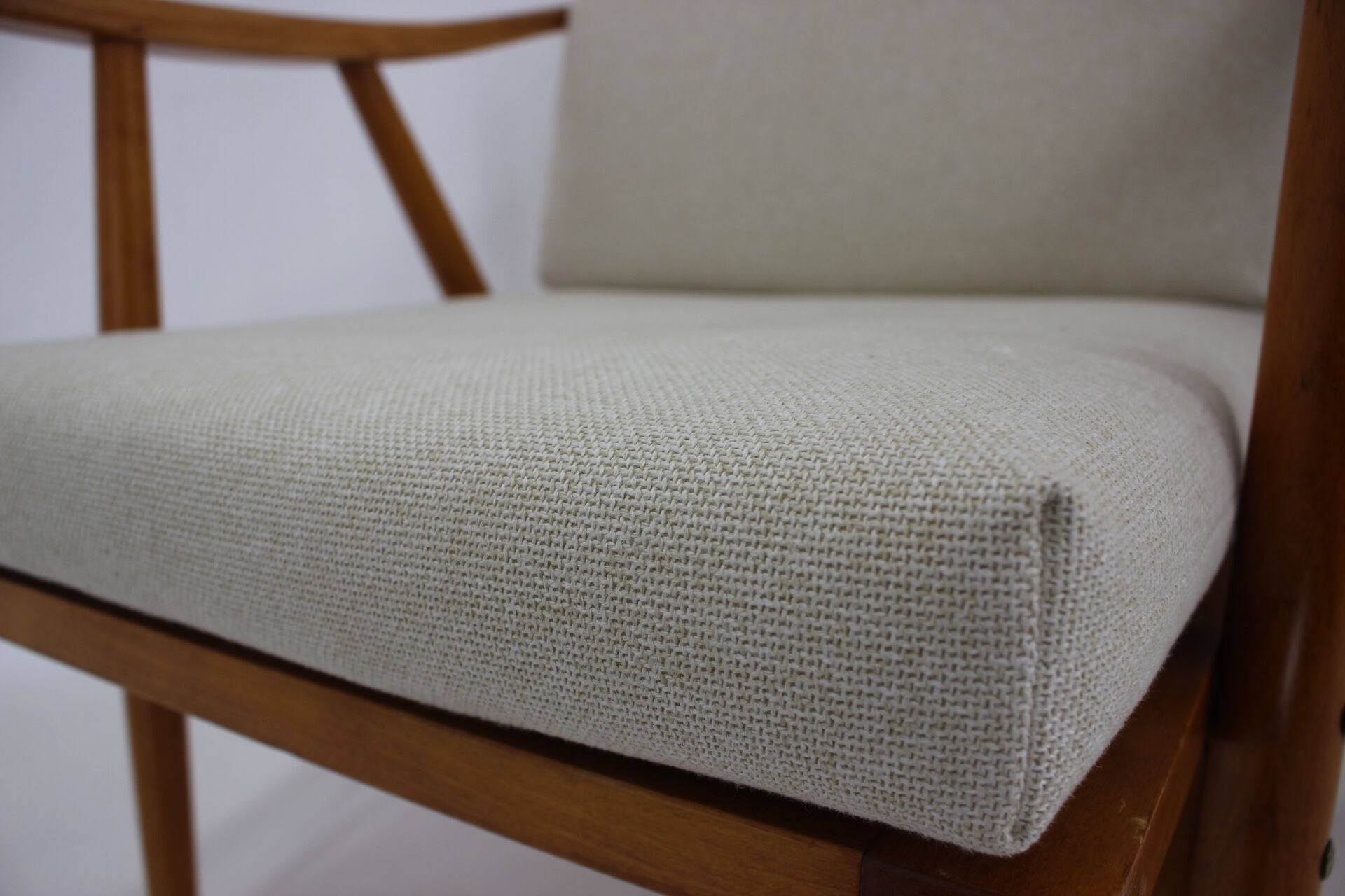 Paire de fauteuils en hêtre, Tchécoslovaquie