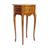 Table de chevet de style Louis XV