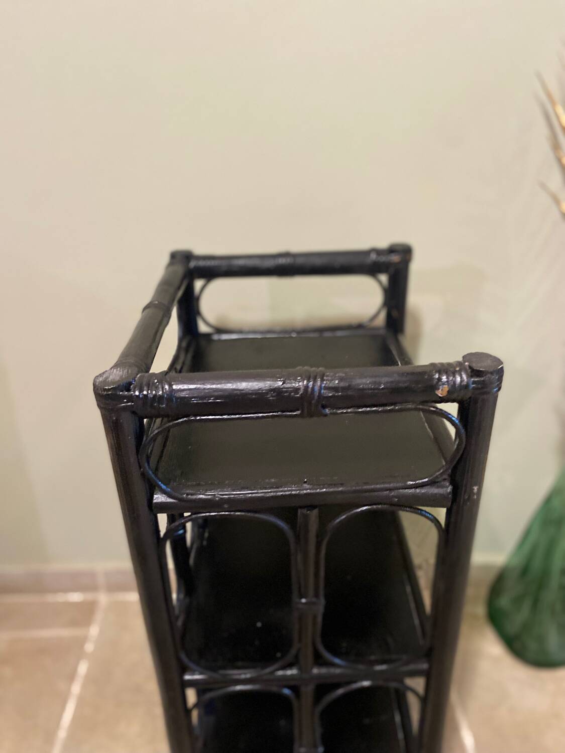 Étagère vintage en rotin