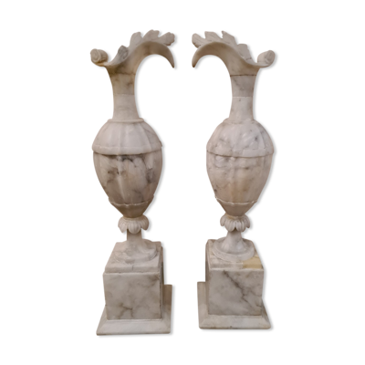 Paire de vases en albâtre fin XIXème