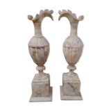 Paire de vases en albâtre fin XIXème