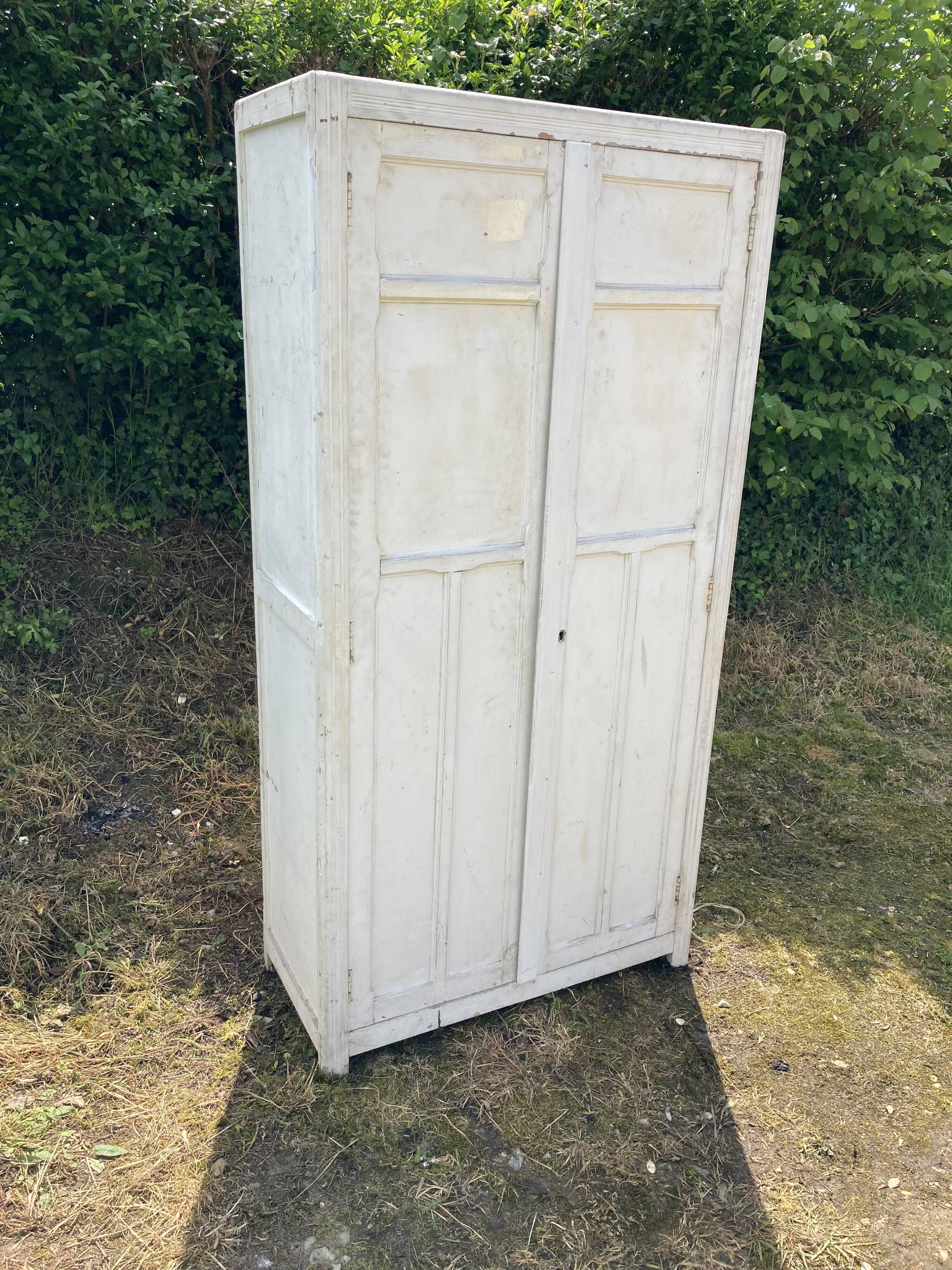 Armoire parisienne