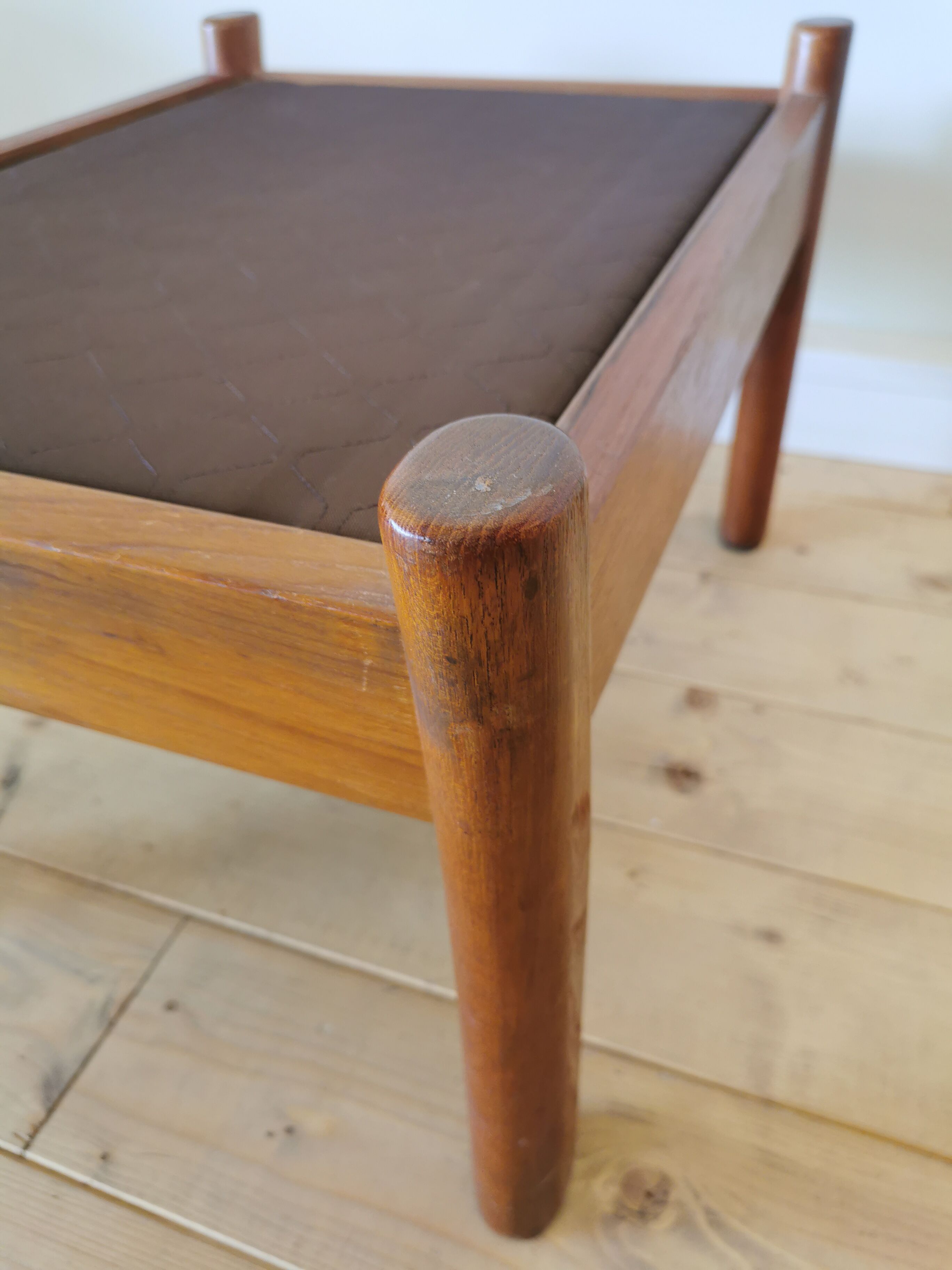 Pair of Dyrlund leather footrest 60s leather