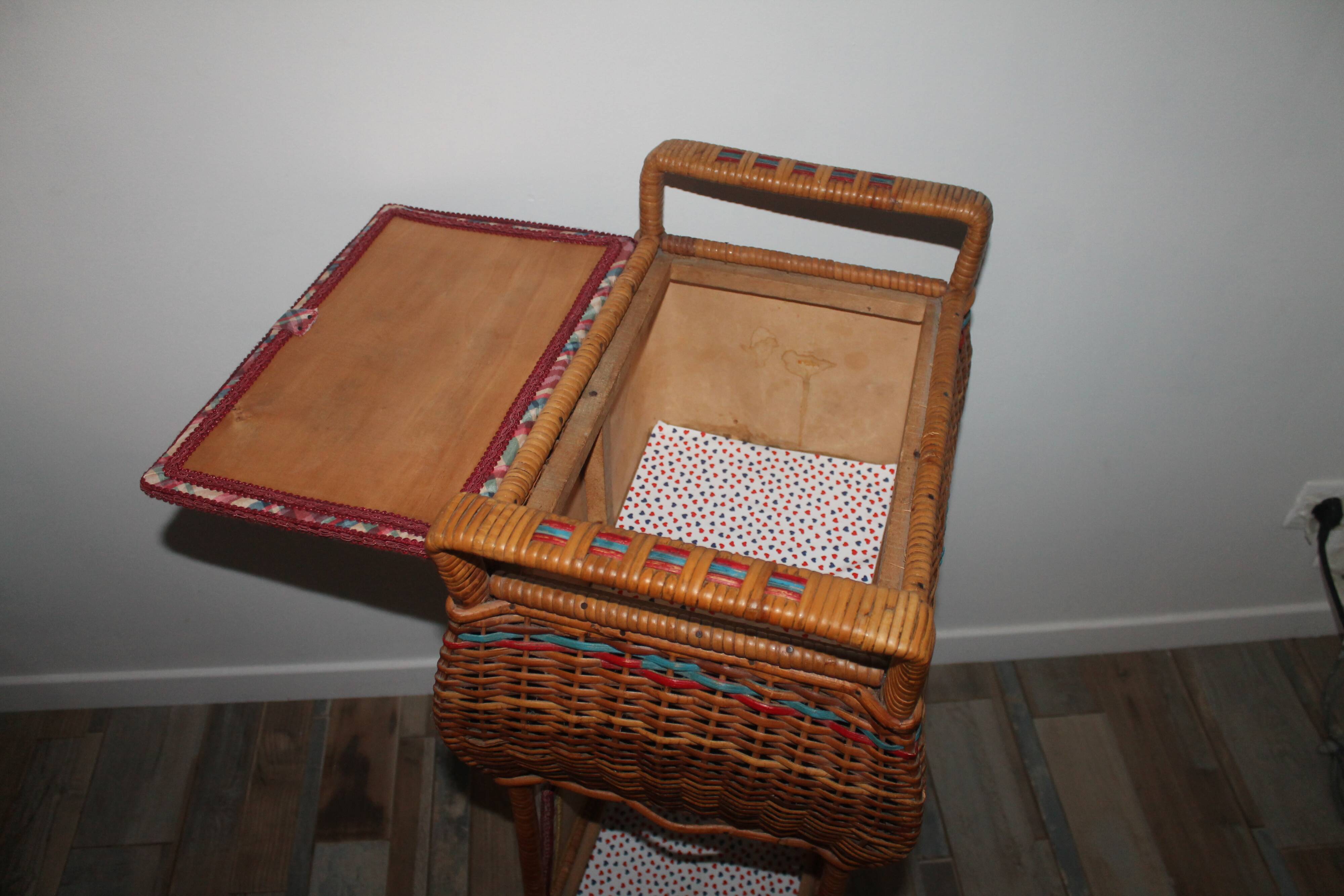Furniture vintage 70 sewing basket in rattan and wicker