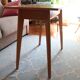Table d'appoint pieds compas