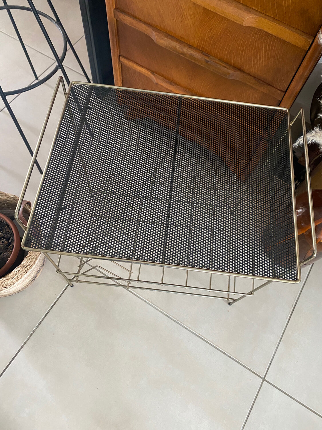 Vintage vinyl table