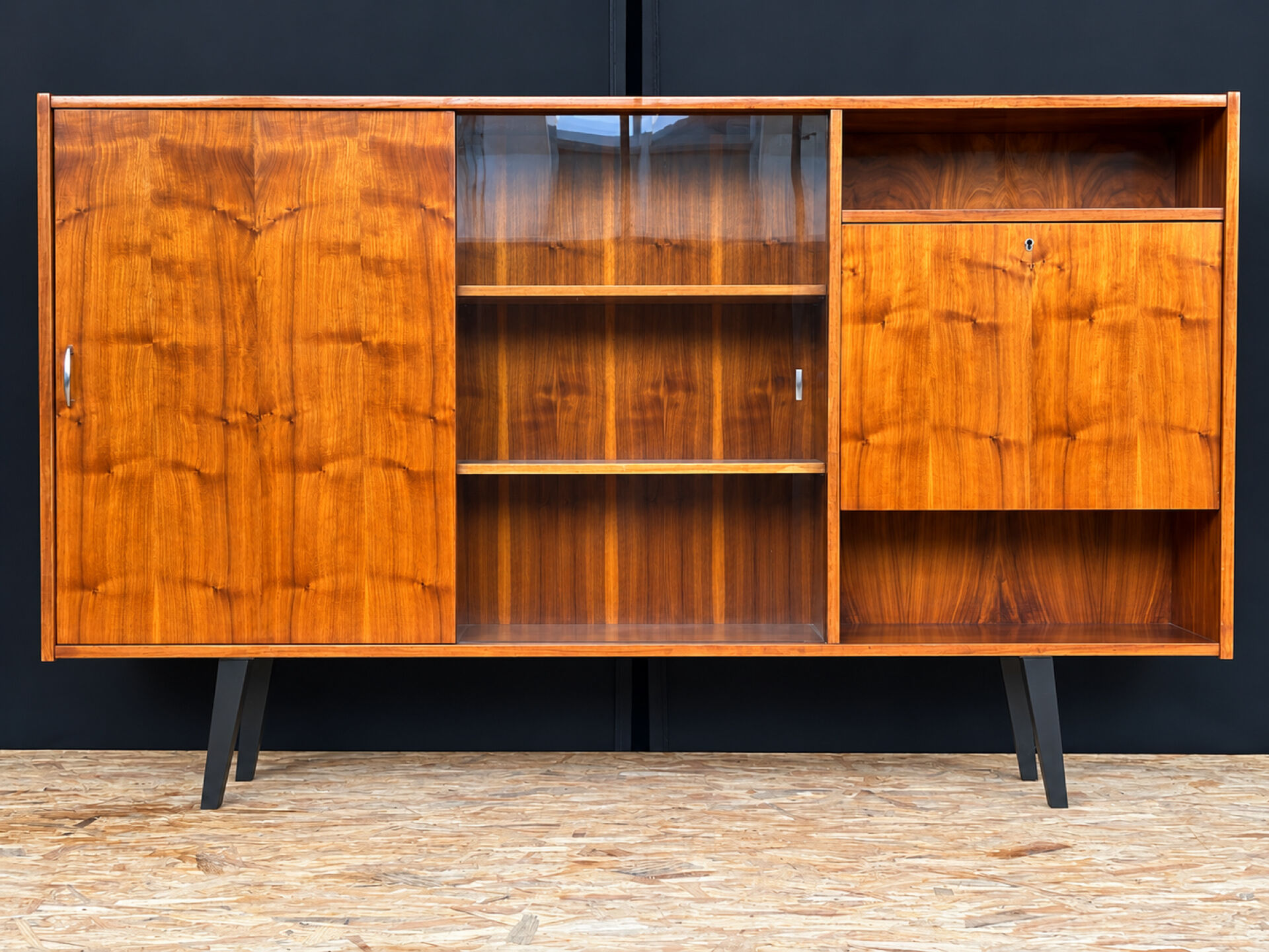 Violetta Library 1069 – Wacław Leśniewski – Poland, 1970s