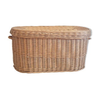 Wicker trunk