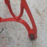 Singer Stool