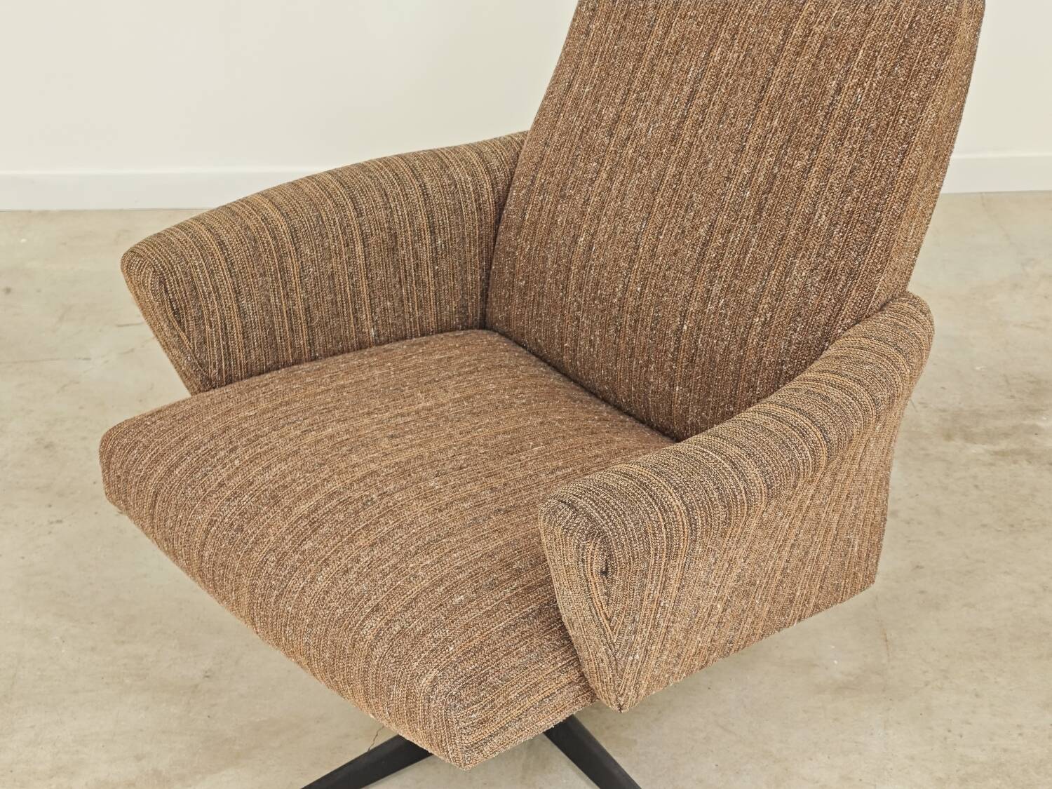 Paire de fauteuils pivotant Tchécoslovaquie 1960