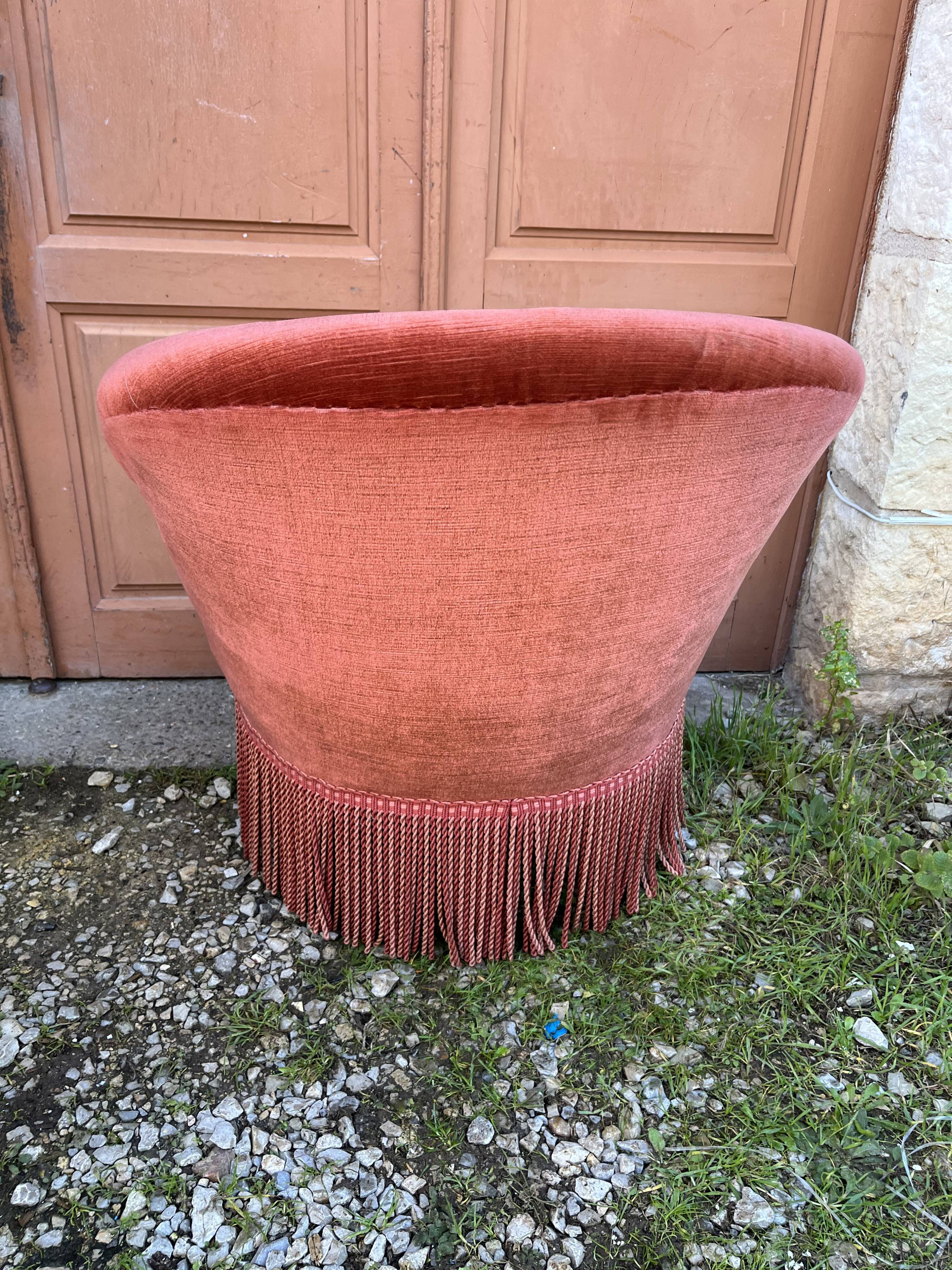 Toad armchair