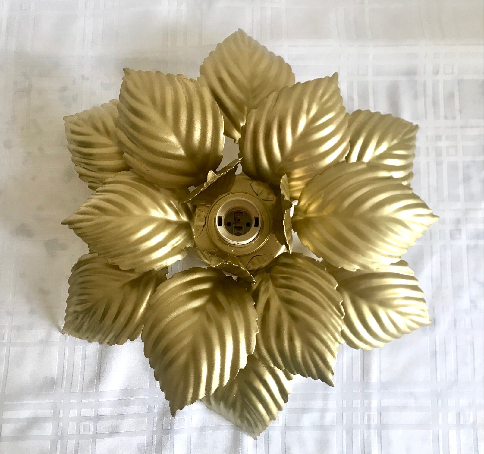 Wall lamp or ceiling lamp golden flower
