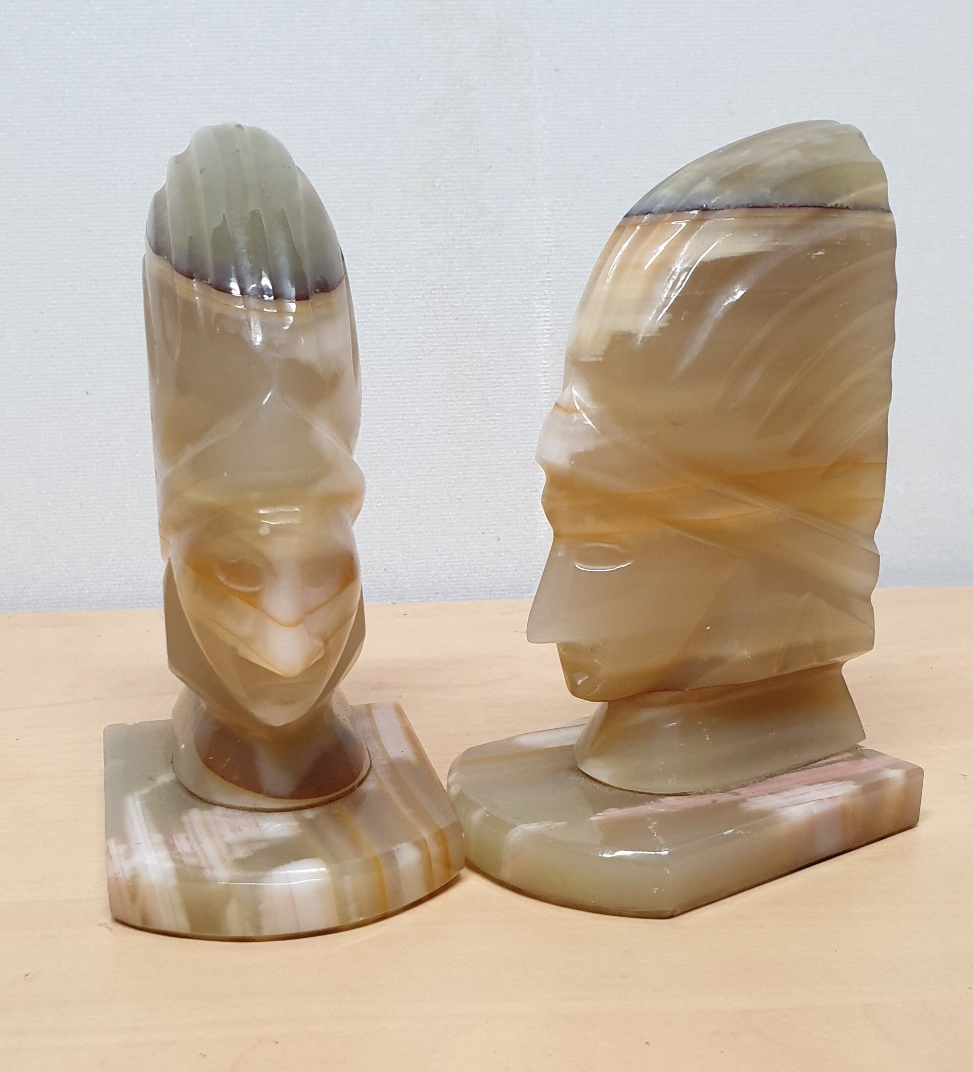 Seventies bookend in onyx