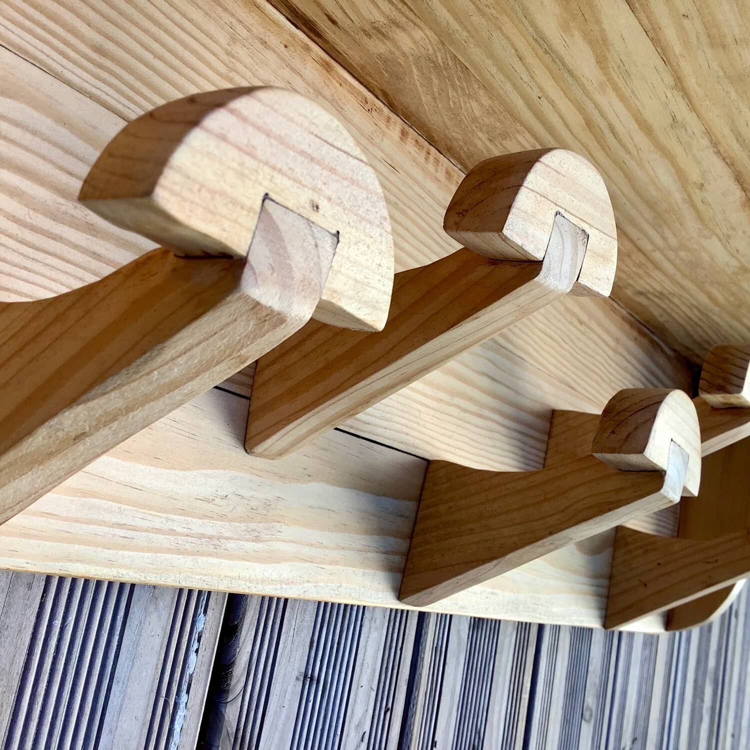 Porte manteau mural en bois