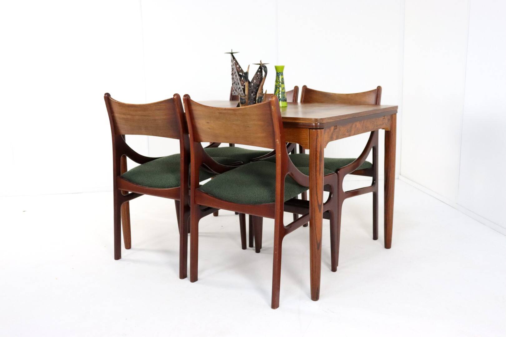 Extendable rectangular dining table in rosewood 'Emmedingen'