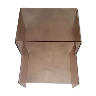 Pull out tables in plexiglas