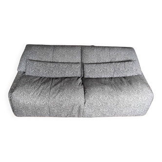 Medium canapé. Reissue in January 2016 of the Plumy by Annie Hiéronimus 1980.