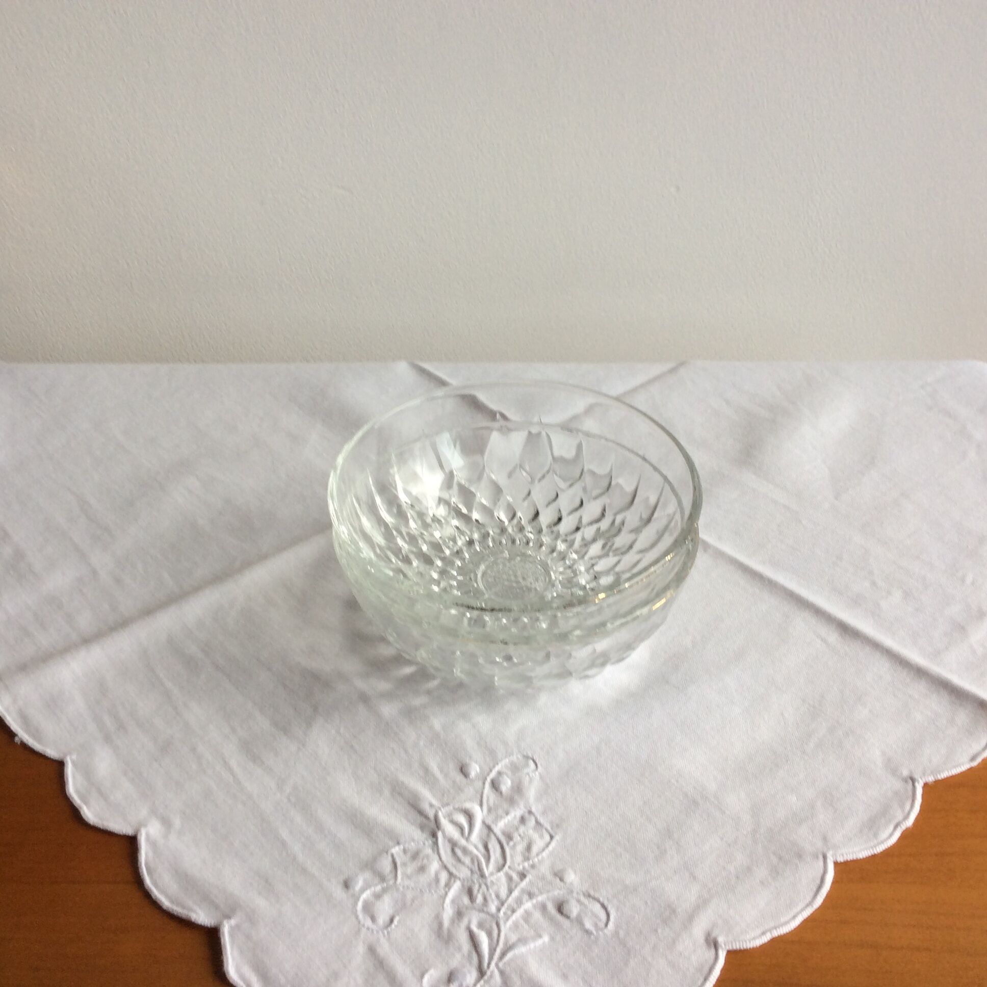 Set of 2 thick glass cups vintage