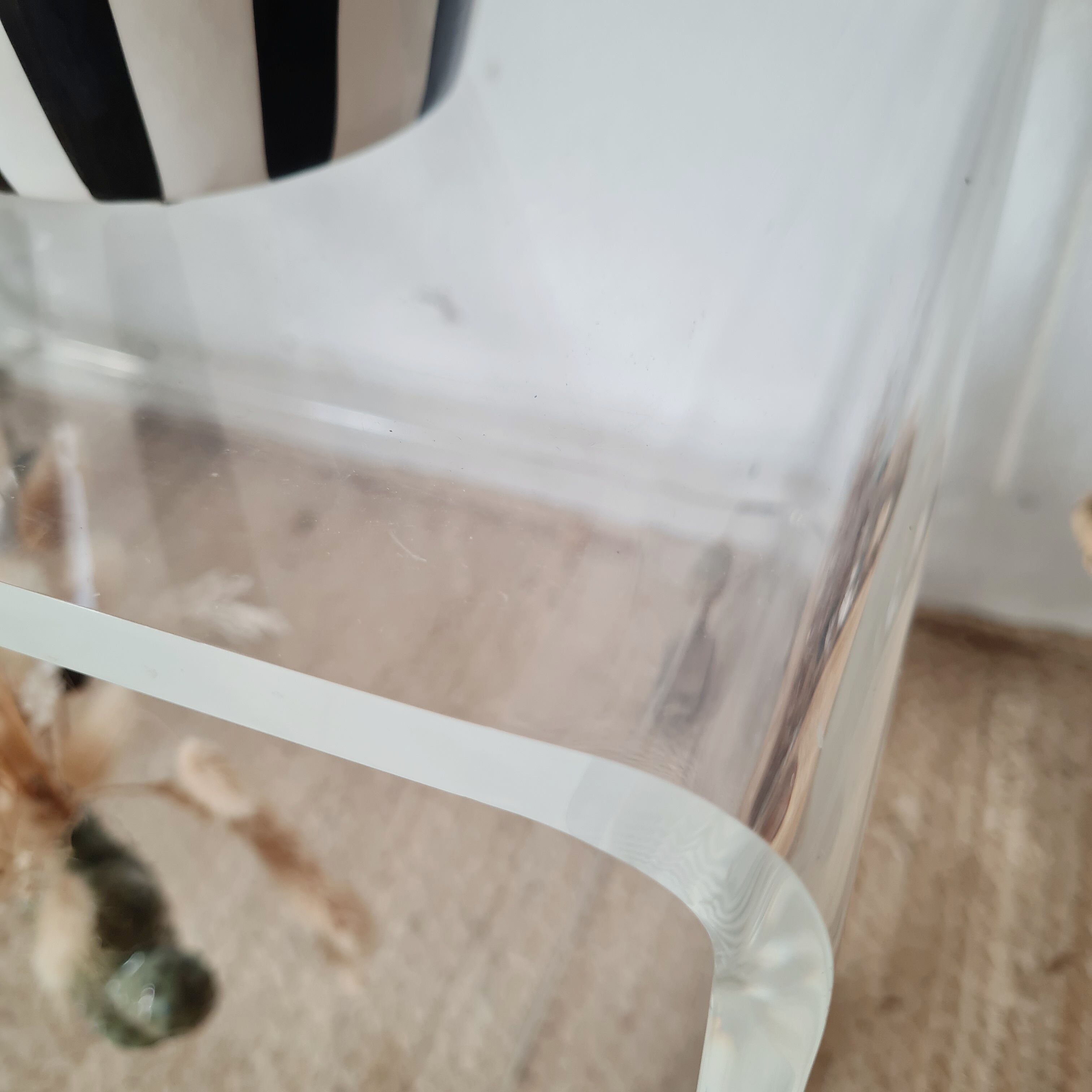 Table basse / Meuble d’appoint "Les Invisibles" David Lange – Altuglass