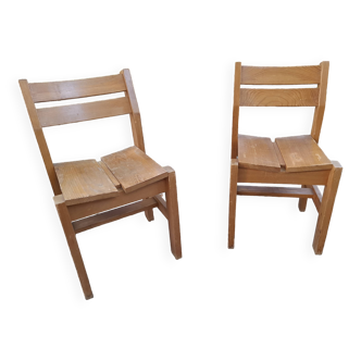 Set de deux chaises en bois regain par roland haeuster , pour les arcs selection charlottes perriand