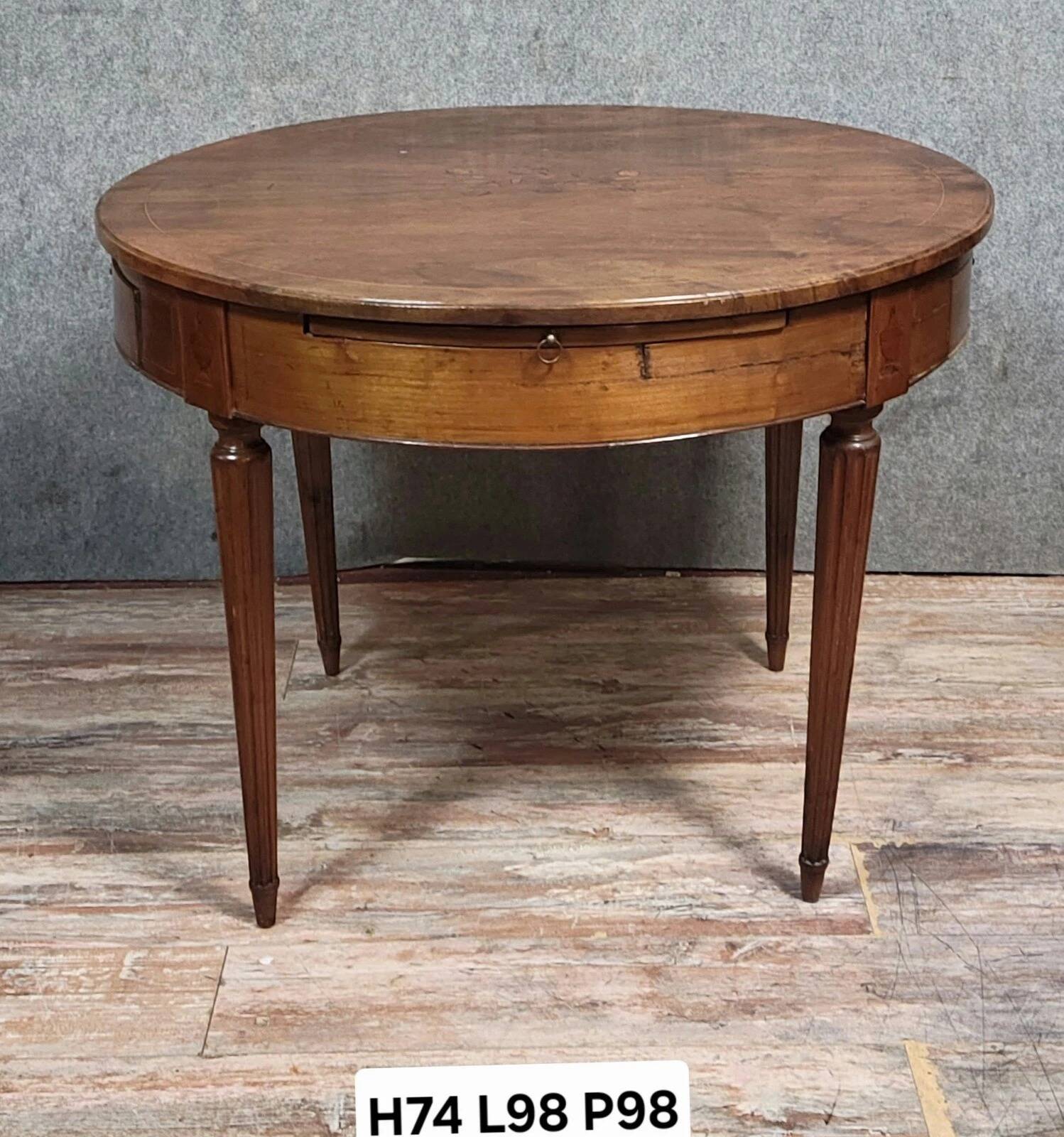 Louis XVI period marquetry bouillotte table, circa 1790-1800