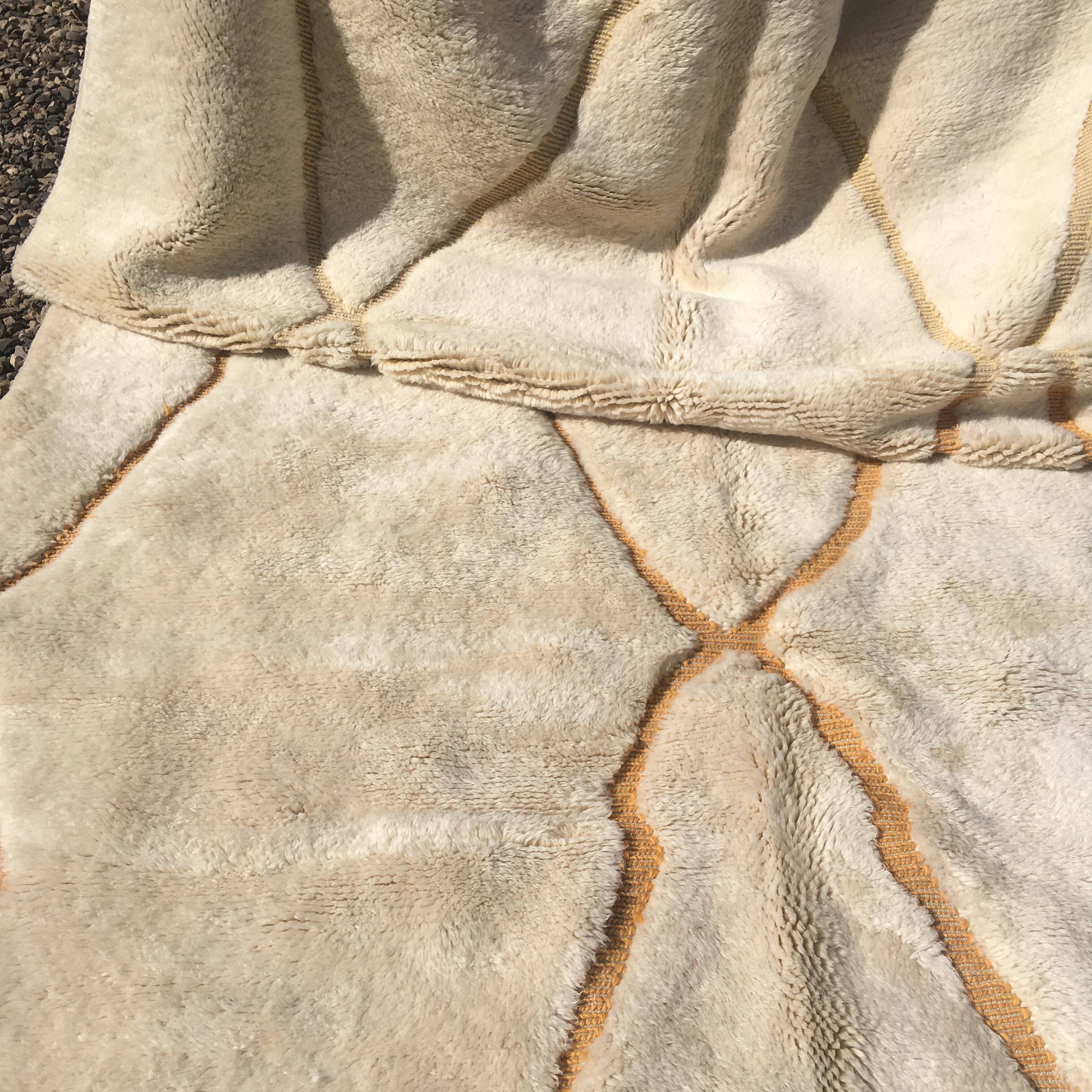 Exceptional Mrirt rug 315 x 204 cm
