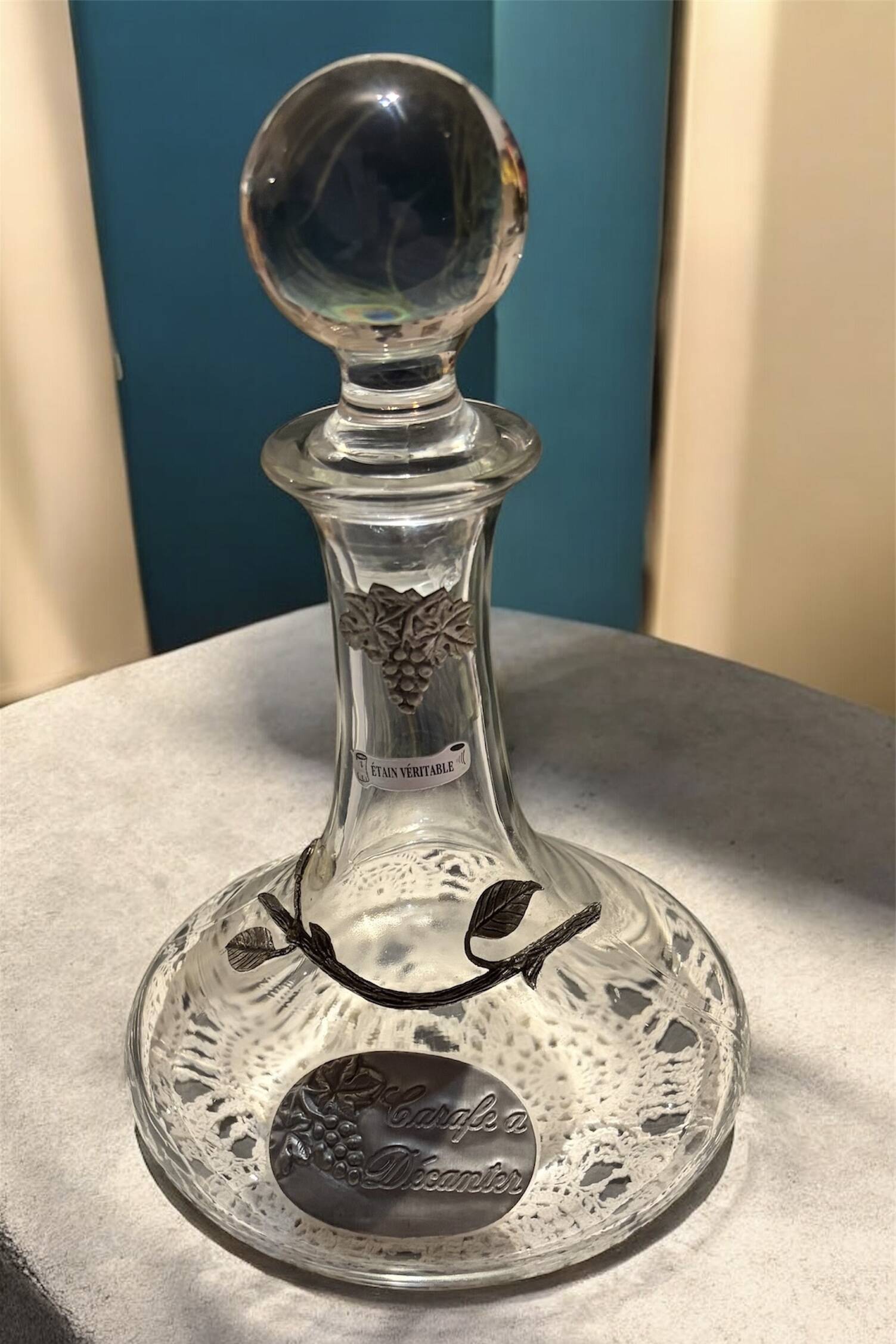 Decanter with pewter patterns