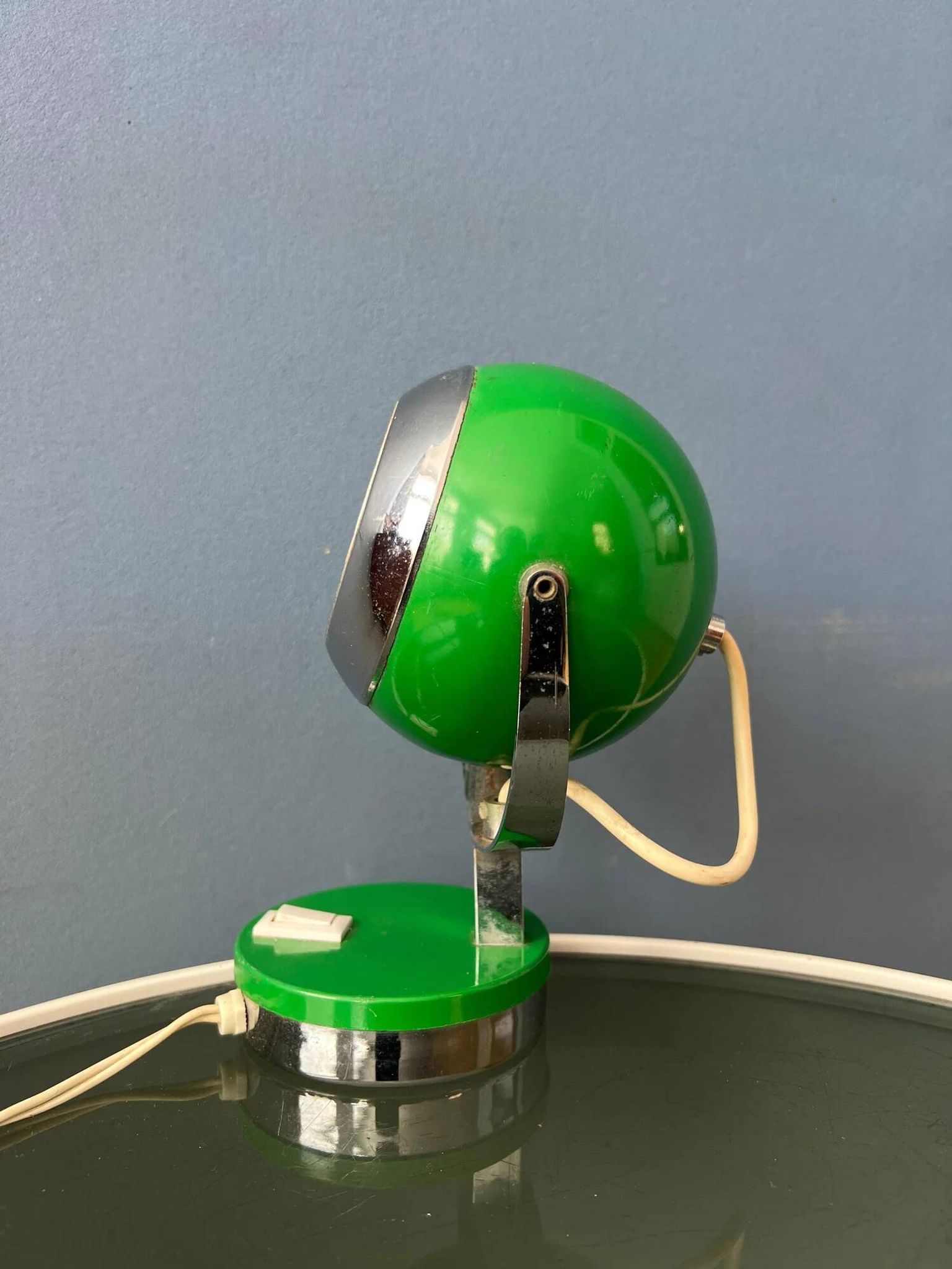 Vintage green space age eyeball table lamp