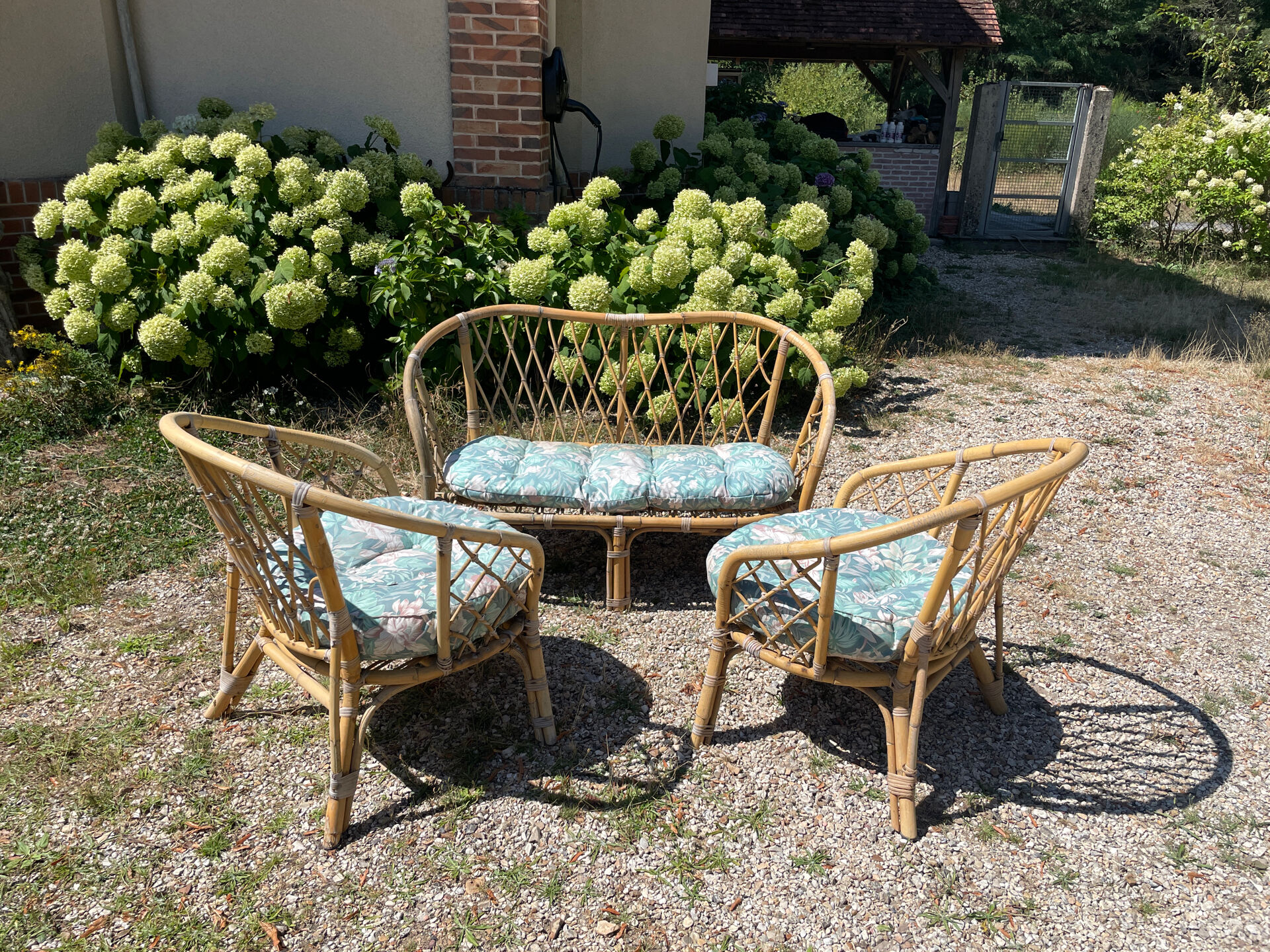 Rattan lounge